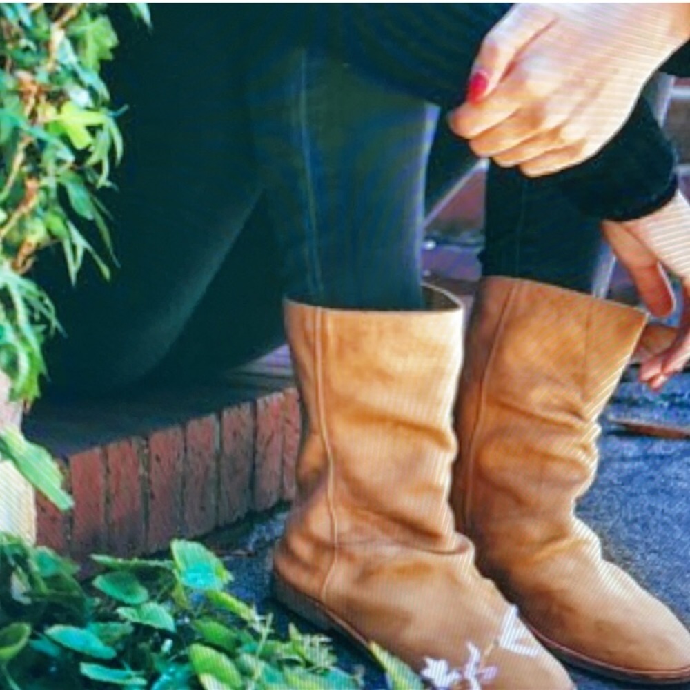 BEEK OWL boots size 10